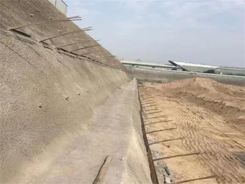 玄武河道边坡加固